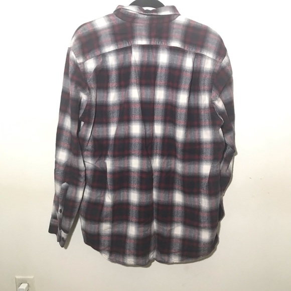 Mens Eddie Bauer L relaxed fit plaid flannel shirt button down red black - Picture 3 of 17